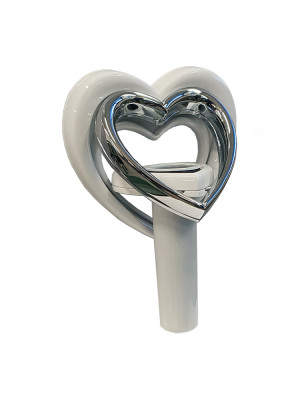 Lacquered triple heart vase in bronze 2316.BI.CR
